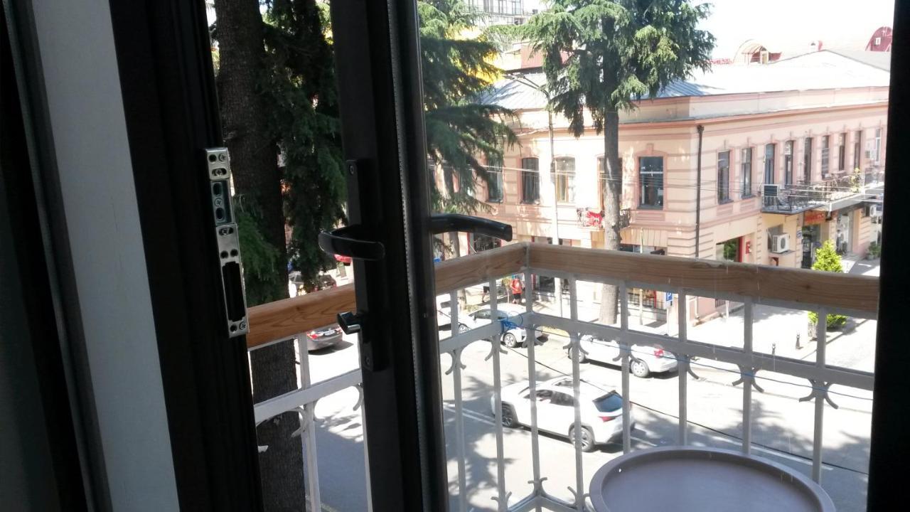 Tengiz'S Apartment On Gorgiladze Batumi Exterior photo