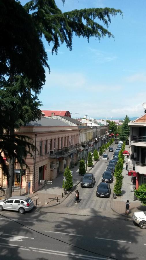 Tengiz'S Apartment On Gorgiladze Batumi Exterior photo